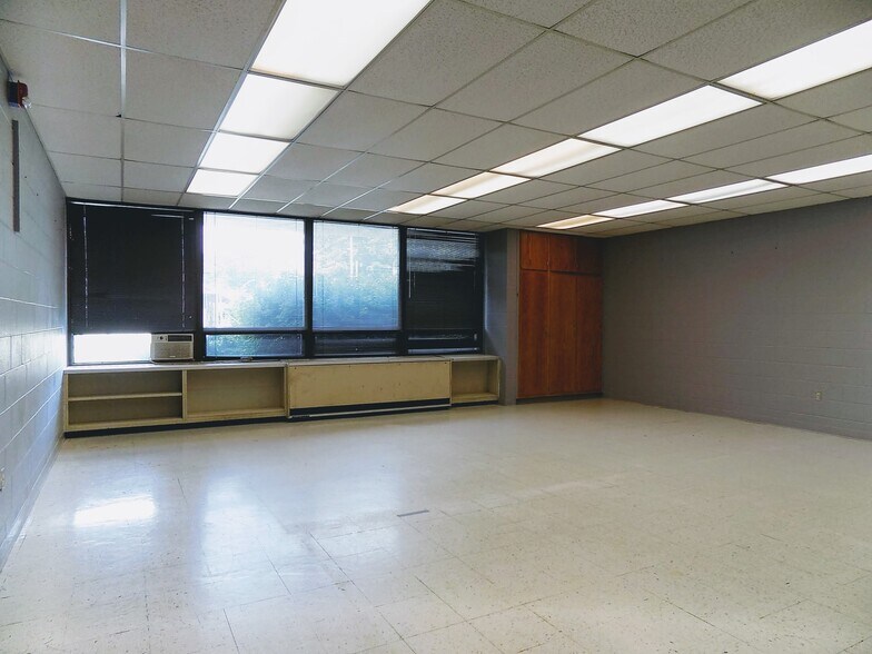 More Photos Of 804 S Purdum St, Kokomo Schools For Sale