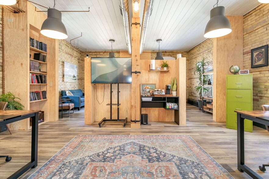 More Photos Of 1032 E Wayne St, South Bend Loft Creative Space For Lease