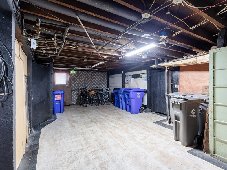 More Photos Of 1830 NW 23rd Pl, Portland Apartments For Sale