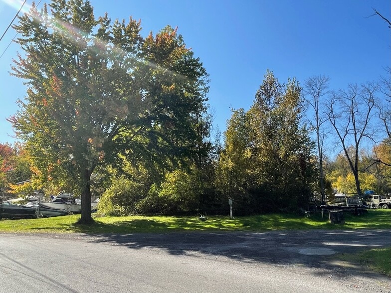 More Photos Of 9503 Hitchcock Point, Bridgeport Marina For Sale