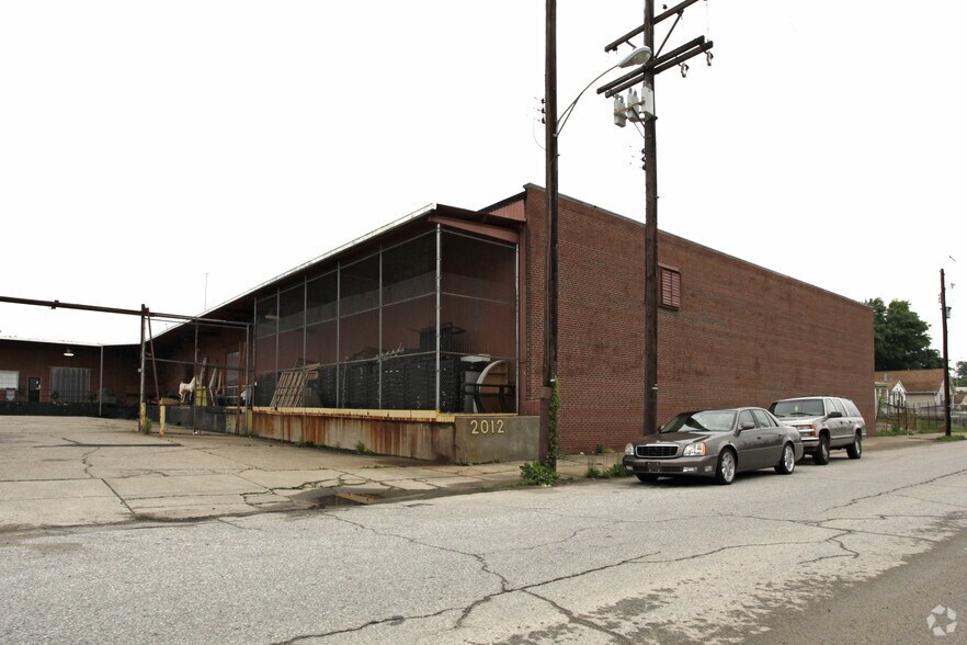 More Photos Of 2012 Northwestern Pky, Louisville Warehouse For Lease