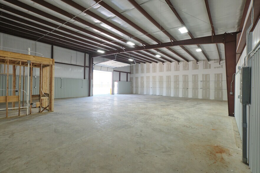 More Photos Of 30130 Dobbin Huffsmith Rd, Magnolia Distribution For Sale