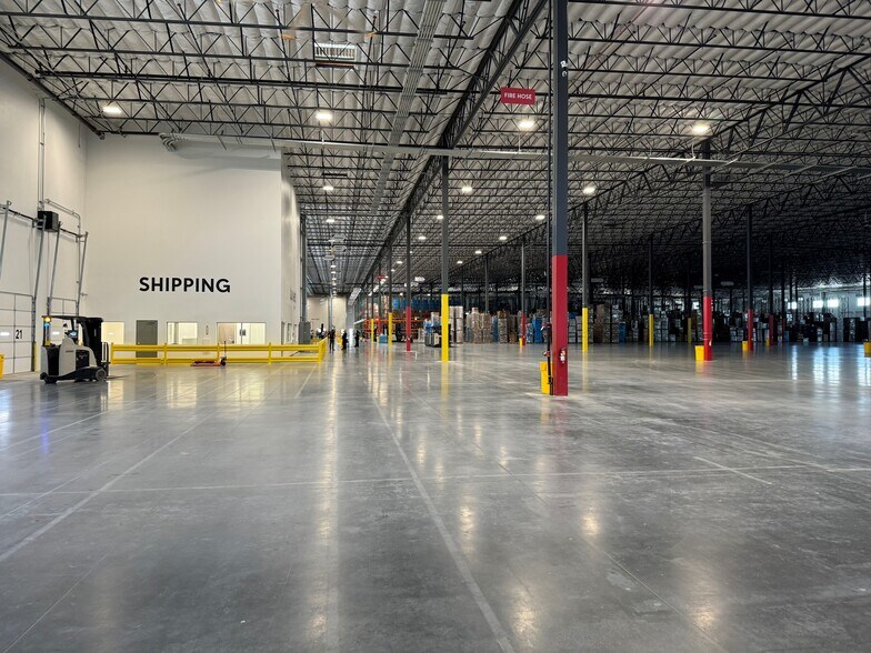 More Photos Of 2300 W Carey Ave, North Las Vegas Distribution For Lease