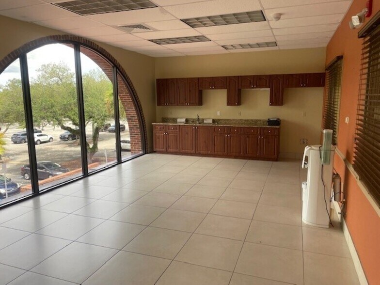 More Photos Of 1600 Tamiami Trl, Port Charlotte Office For Lease