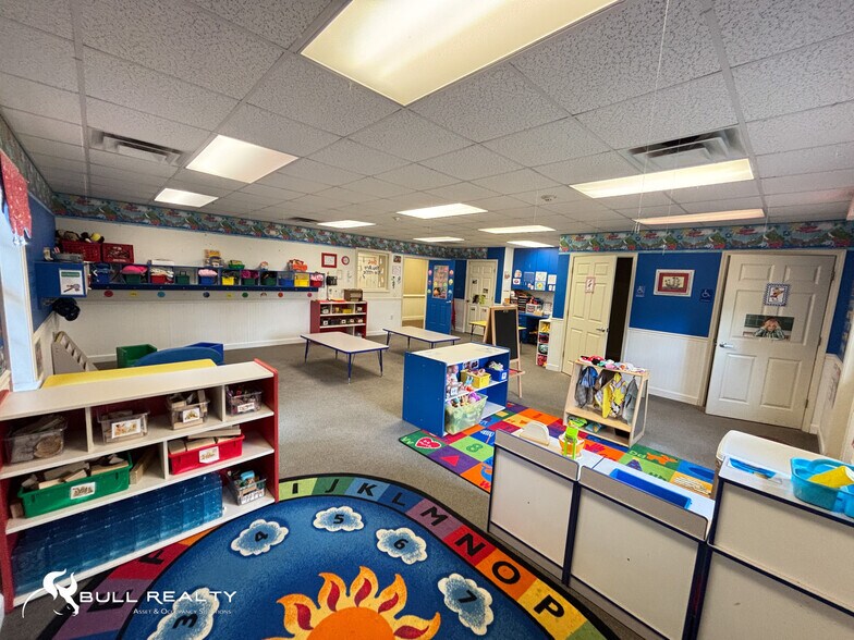 More Photos Of 231 Lana Dr, Gray Daycare Center For Sale