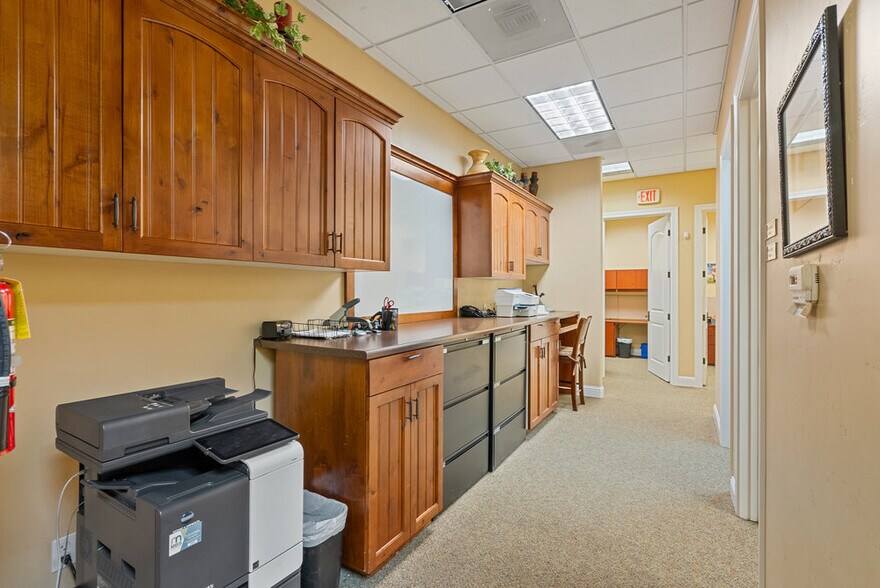 More Photos Of 829 San Benito St, Hollister Office For Sale