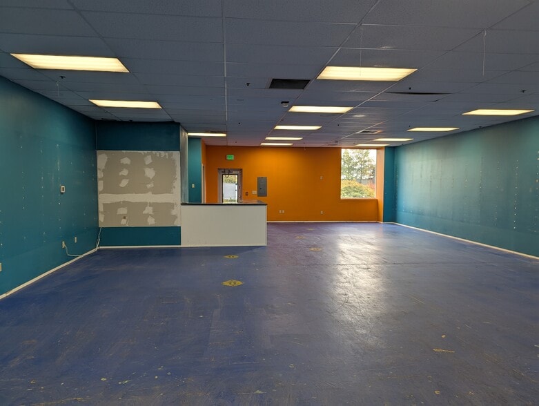 More Photos Of 3330 Pacific Ave SE, Olympia Freestanding For Lease