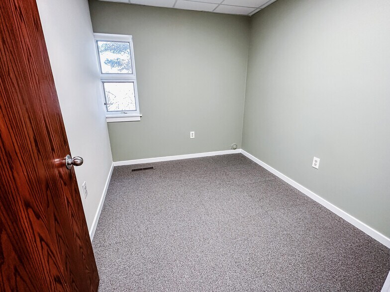 More Photos Of 4649 N Breton Ct SE, Grand Rapids Medical For Sale