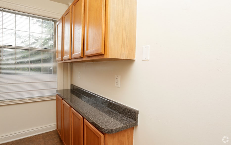 More Photos Of 3000 Connecticut Ave NW, Washington Apartments For Lease