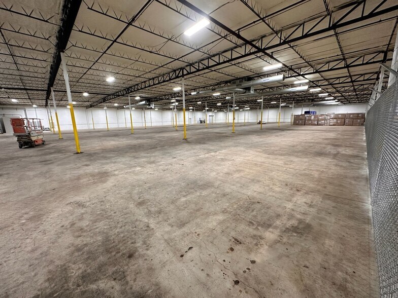 More Photos Of 1605 Cottonwood, Bay City Warehouse For Sale