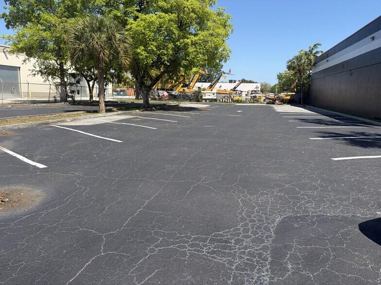 More Photos Of 3051 N 29th Ave, Hollywood Land For Lease