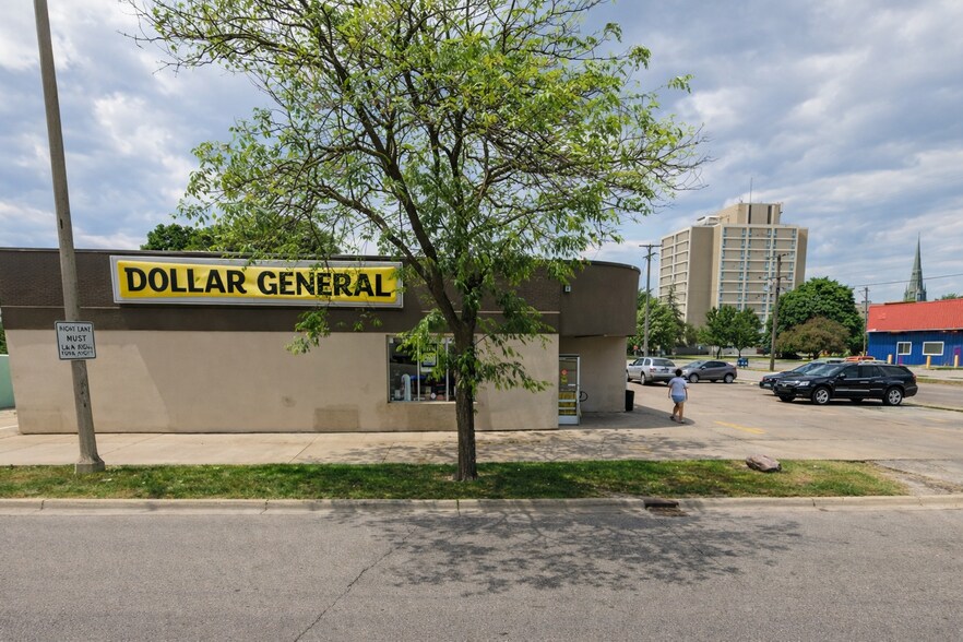 More Photos Of 405 S Michigan Ave, Saginaw Freestanding For Sale