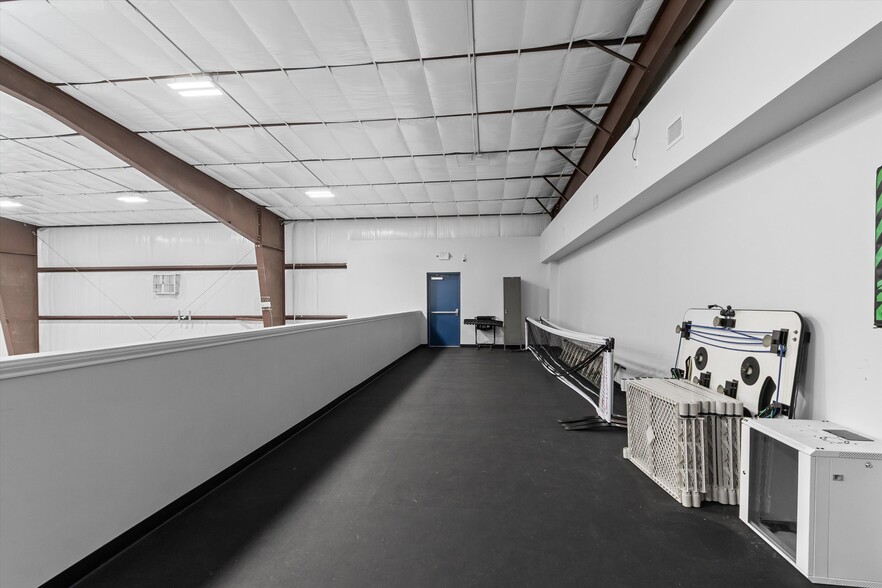 More Photos Of 12110 Old Montgomery Rd, Willis Light Distribution For Sale