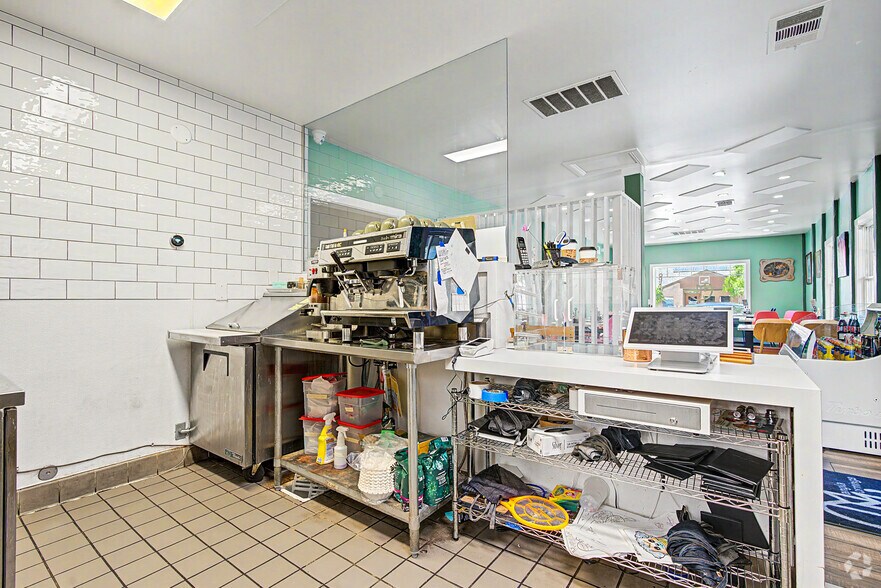 More Photos Of 14554 Big Basin Way, Saratoga Storefront Retail Office For Lease