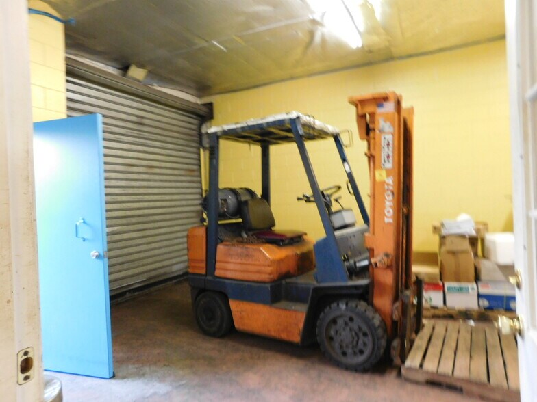 More Photos Of 534 Stanford, Los Angeles Warehouse For Sale