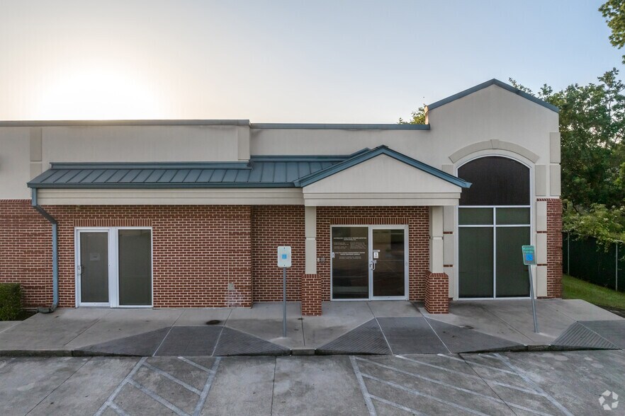 More Photos Of 7272 N Shepherd Dr, Houston Medical For Lease