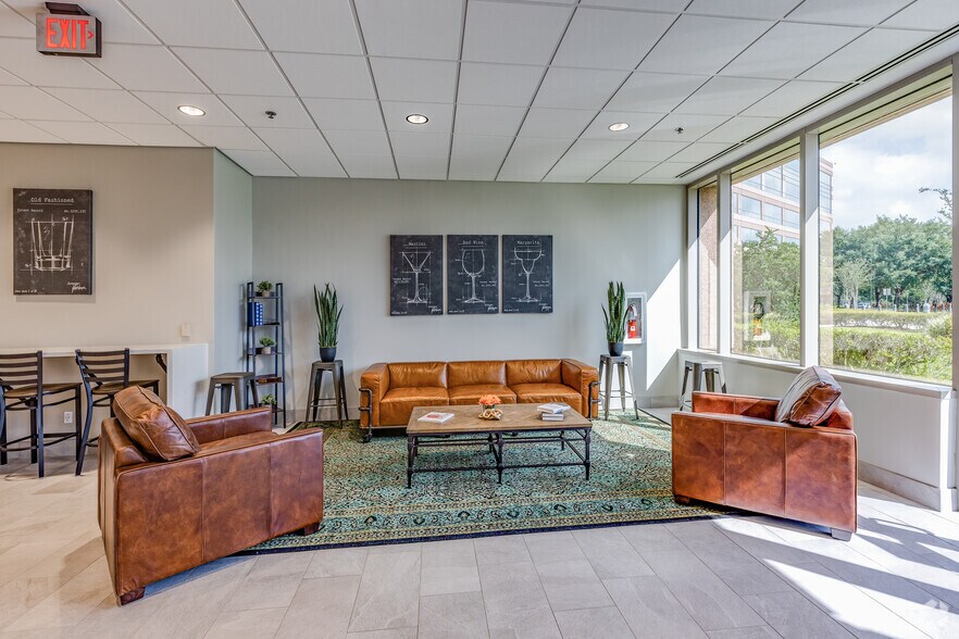 More Photos Of 2300 Discovery Dr, Orlando Office For Lease