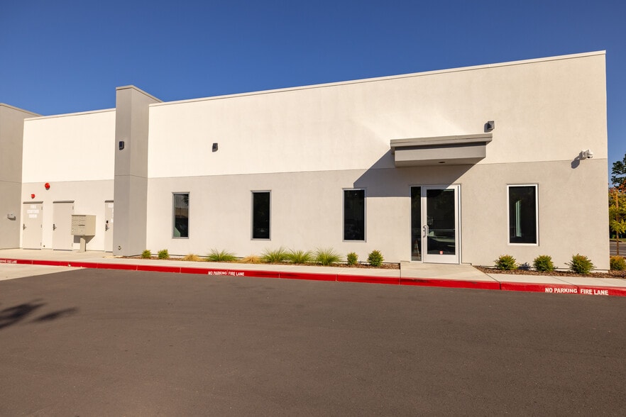 More Photos Of 1623 Santa Clara Dr, Roseville Medical For Lease