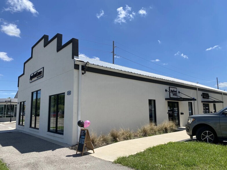 More Photos Of 400 3rd St SW, Winter Haven General Retail For Lease