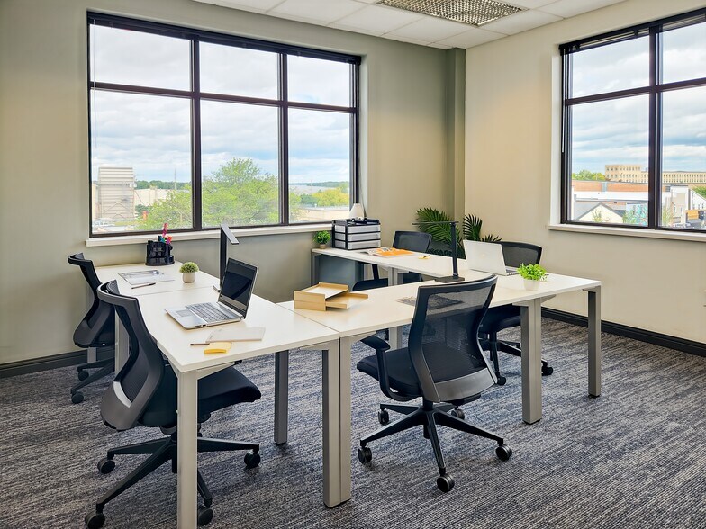 More Photos Of 444 Reid St, De Pere Coworking Space