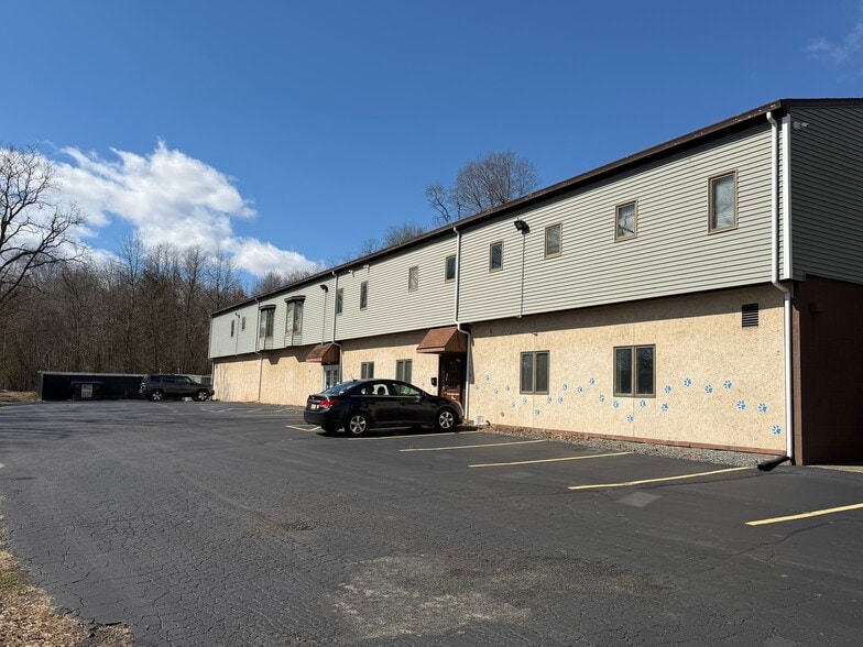 More Photos Of 104 Woodward Hill Rd, Edwardsville Office For Sale
