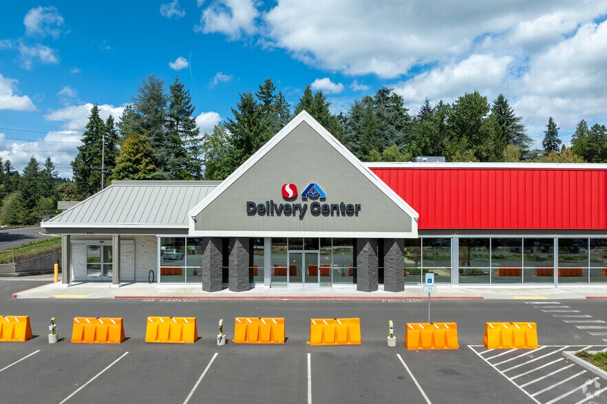 More Photos Of 6745 SW Beaverton Hillsdale Hwy, Portland Supermarket For Lease