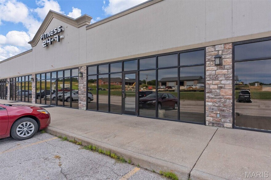 More Photos Of 212 Immanuel Ave, New Haven General Retail For Sale