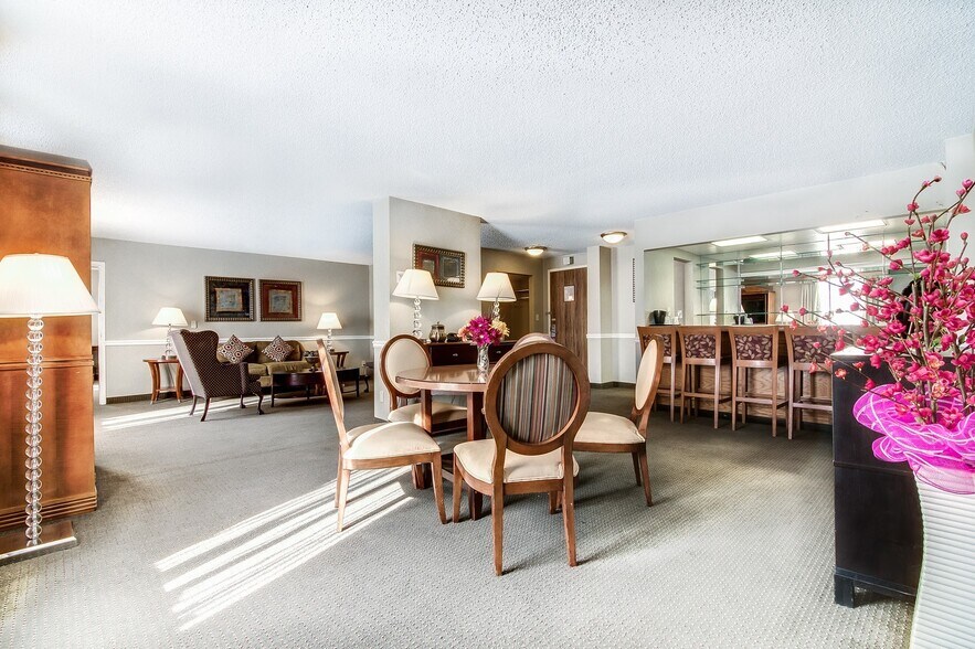 More Photos Of 5010 Old National Hwy, Atlanta Hotel For Sale