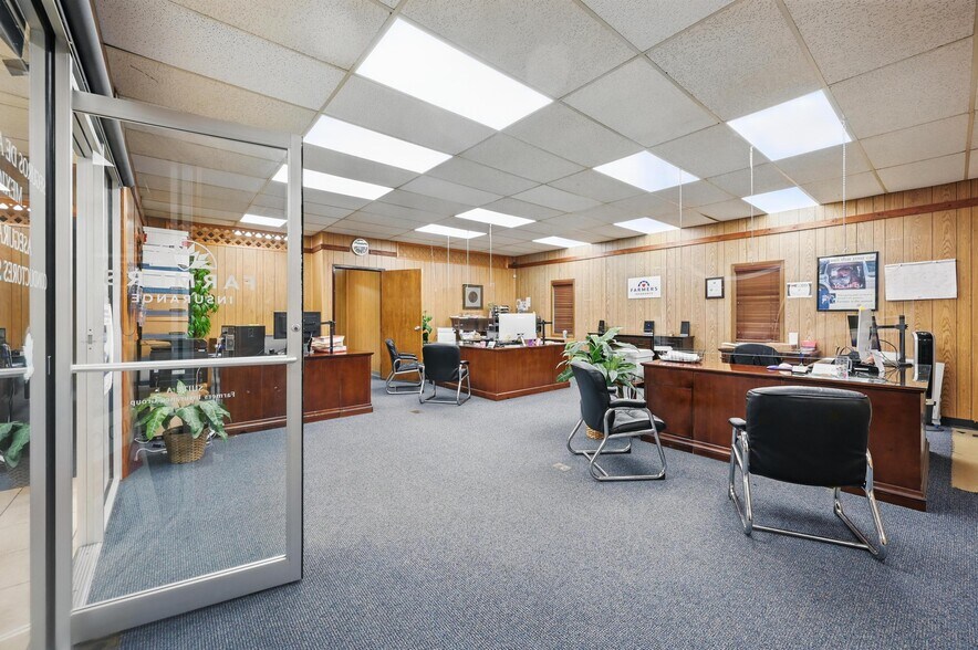More Photos Of 4016 N Main St, Fort Worth Office For Sale