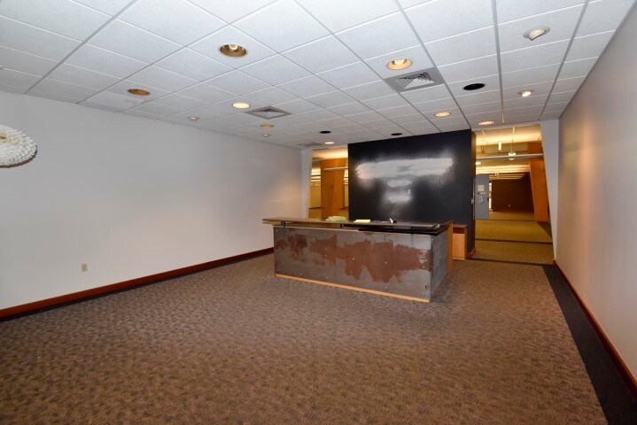 More Photos Of 2834 Northgate Dr, Iowa City Office For Lease