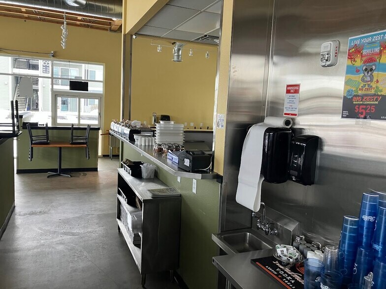 More Photos Of 12928 E Mansfield Ave, Spokane Valley General Retail For Lease