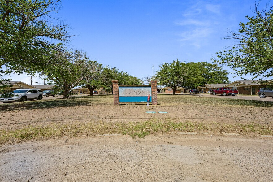 More Photos Of 501-524 Plaza Dr, Slaton Apartments For Sale