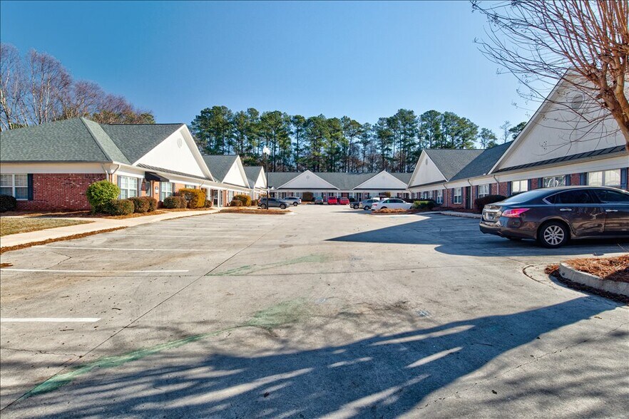 More Photos Of 801-814 Pavilion Ct, McDonough Office For Lease