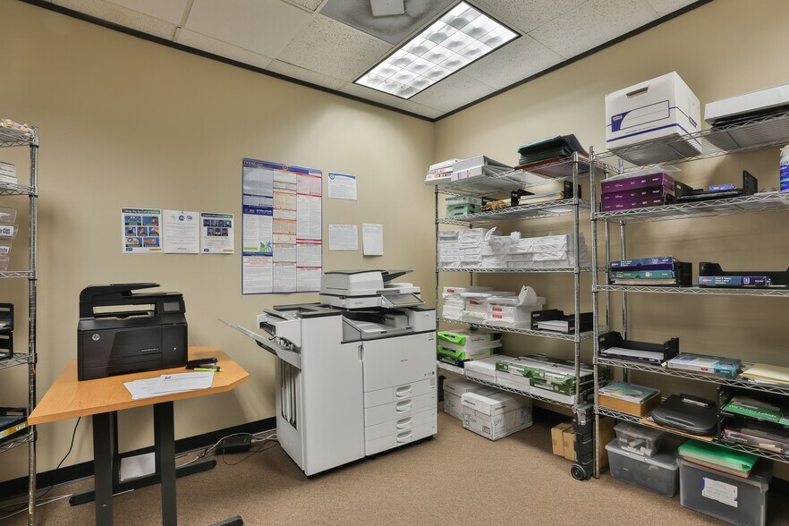 More Photos Of 12727 Featherwood Dr, Houston Medical For Sale