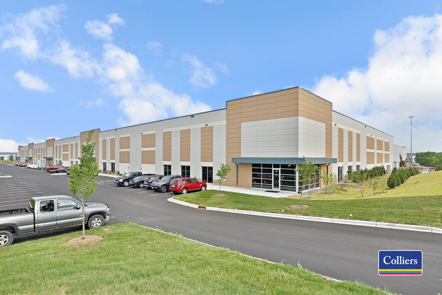 More Photos Of 2700 4th Ave E, Shakopee Warehouse For Lease