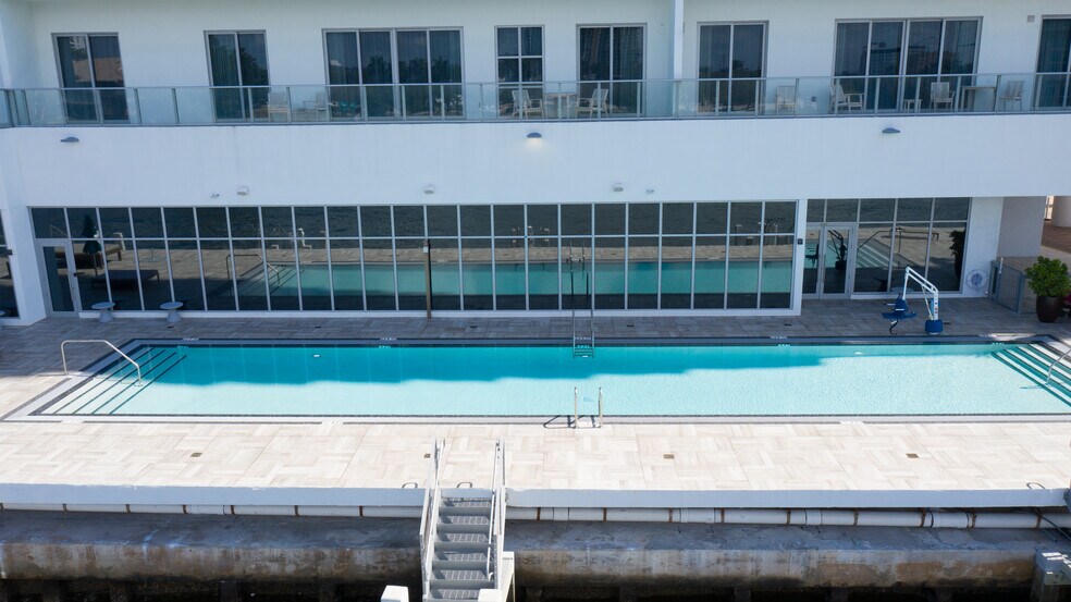 More Photos Of 4010 S Ocean Dr, Hollywood Hotel For Lease