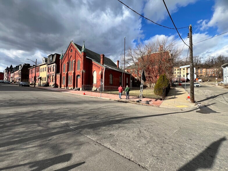More Photos Of 2035-2037 Forbes Ave, Pittsburgh Religious Facility For Sale