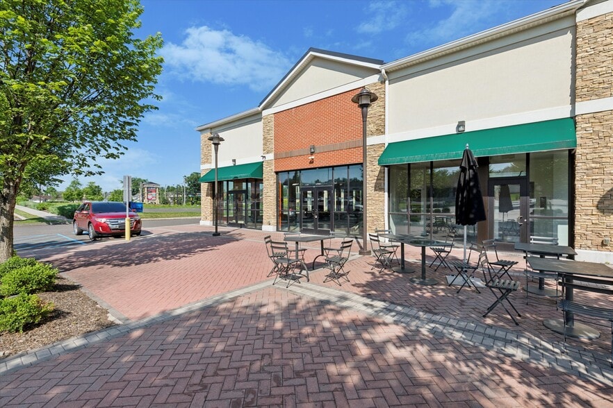 More Photos Of 950 Dekalb Pike, Blue Bell General Retail For Sale