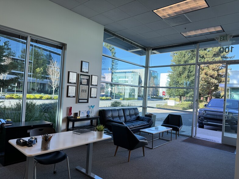 More Photos Of 555 Clyde Ave, Mountain View Office For Lease