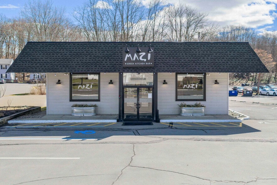 More Photos Of 7588 N Broadway, Red Hook Specialty For Sale