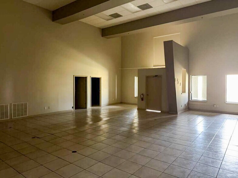 More Photos Of 14701 Atlanta Dr, Laredo Distribution For Lease