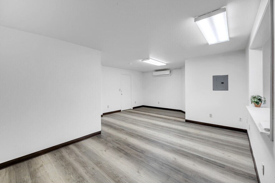 More Photos Of 20736 Longeway Rd, Sonora General Retail For Lease