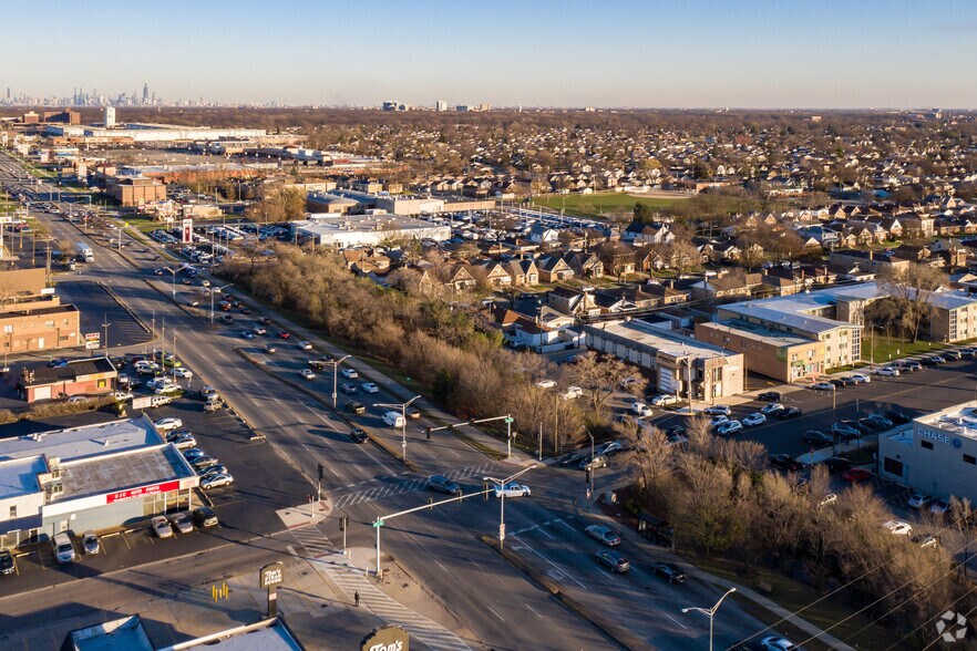 More Photos Of 1835 N 19th Ave, Melrose Park Medical For Lease
