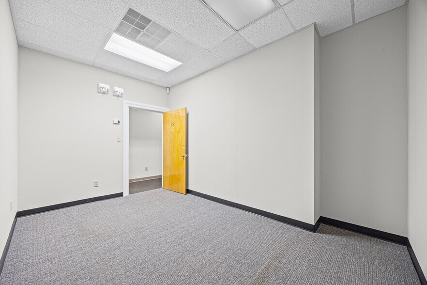 More Photos Of 2400 Crownpoint Executive Dr, Charlotte Office For Lease