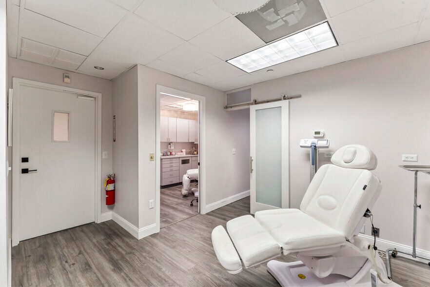 More Photos Of 148 East Ave, Norwalk Medical For Sale