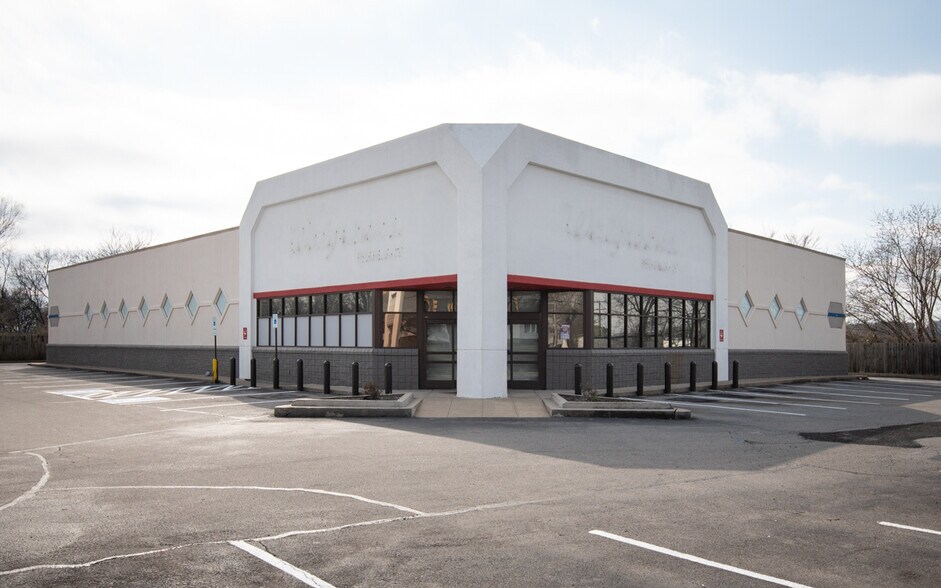 Primary Photo Of 210 Mcmurry Blvd, Hartsville Freestanding For Lease