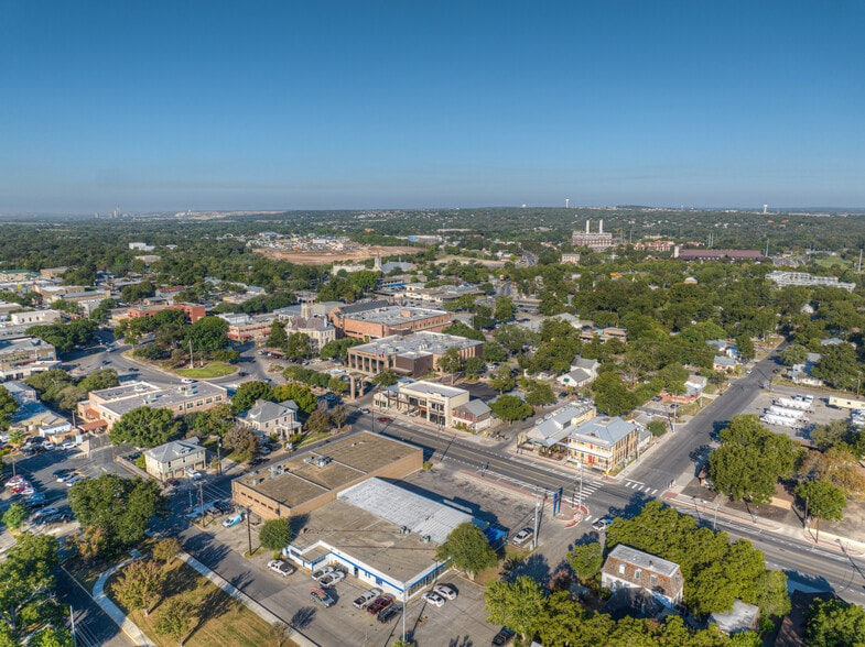 More Photos Of 207 E San Antonio St, New Braunfels Loft Creative Space For Lease