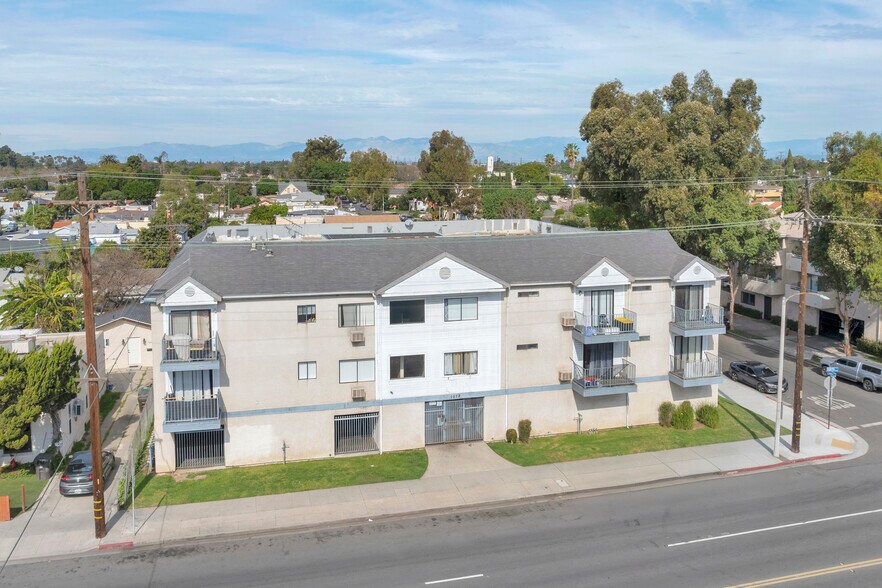 Primary Photo Of 1075 E South St, Long Beach Apartments For Sale