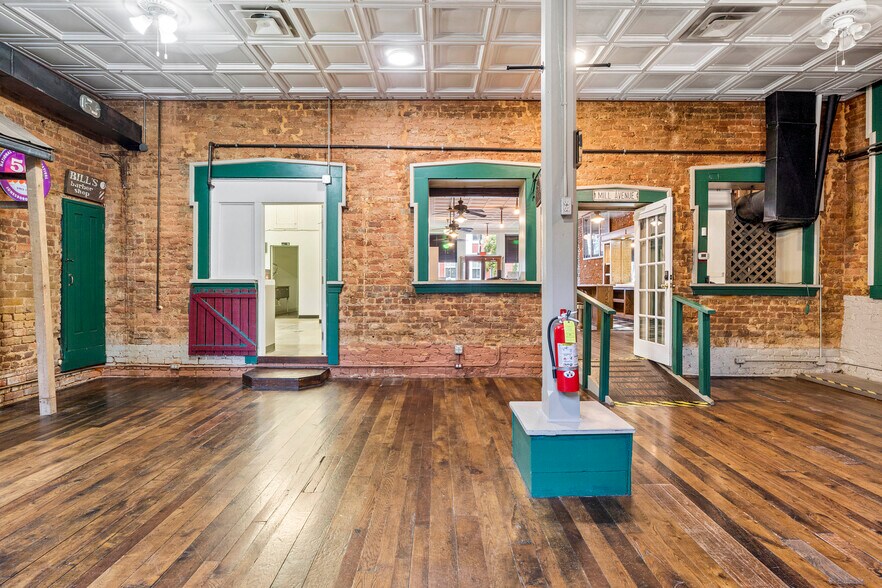 More Photos Of 107 E Main St, Jonesborough Storefront For Sale