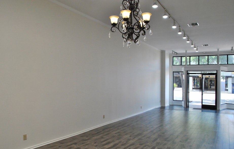 More Photos Of 375-391 E Main St, Ventura Storefront For Lease